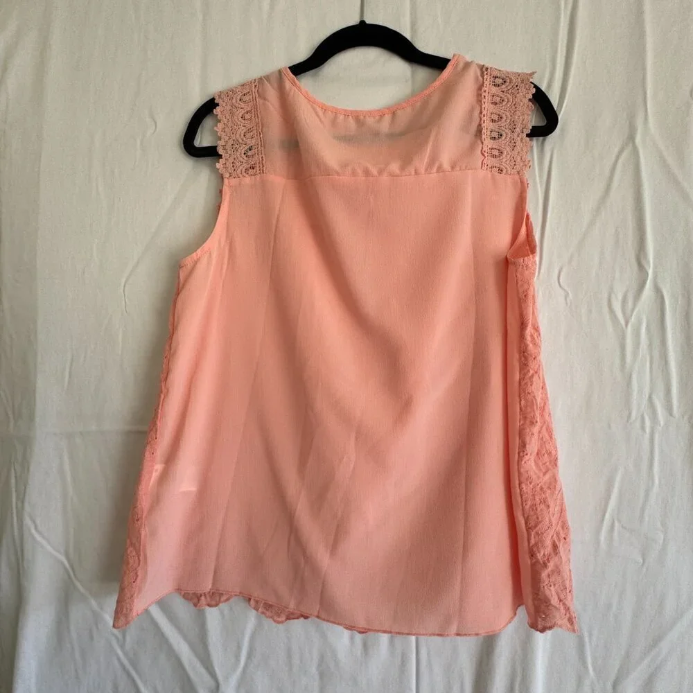 Sleeveless Peach Eyelet Lace Blouse with Scalloped Hem Top Size 0XL - Picture 5 of 5